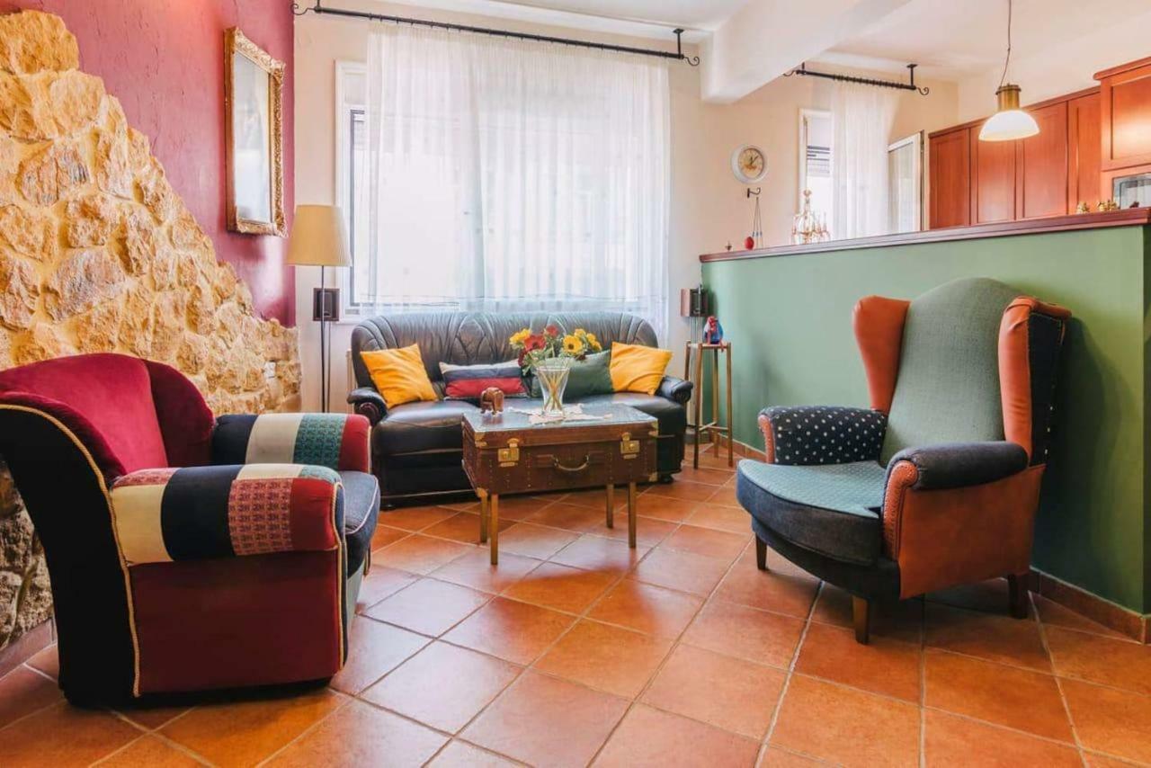 Gallery Home,downtown, Ioannina. Apartment